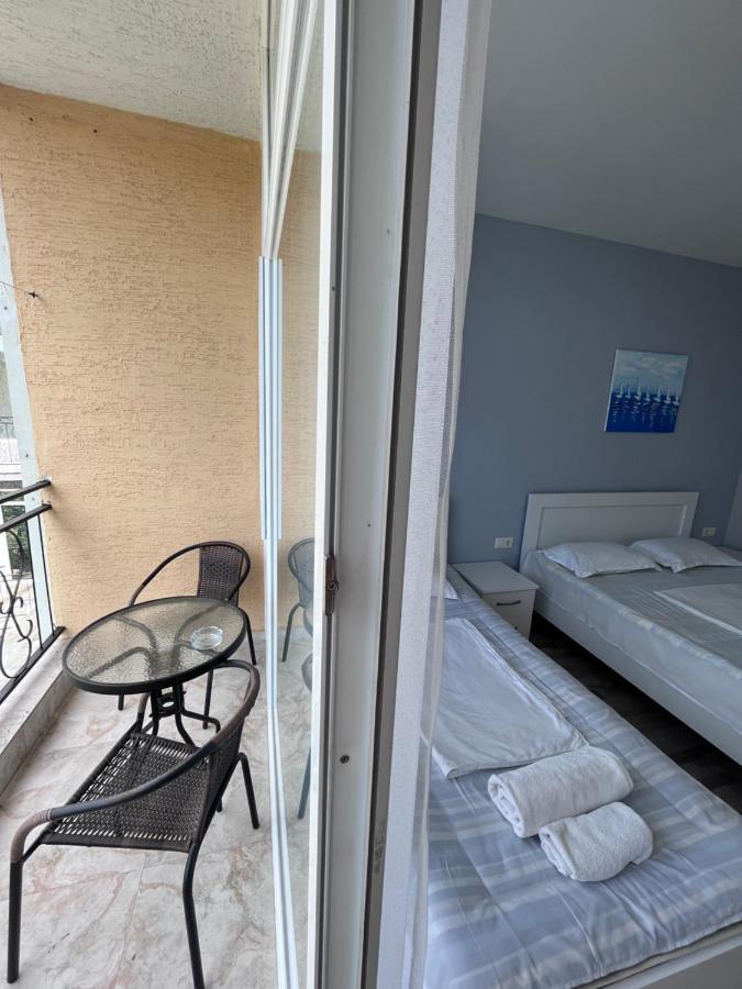 Guest House Madonna Kobuleti Exterior photo