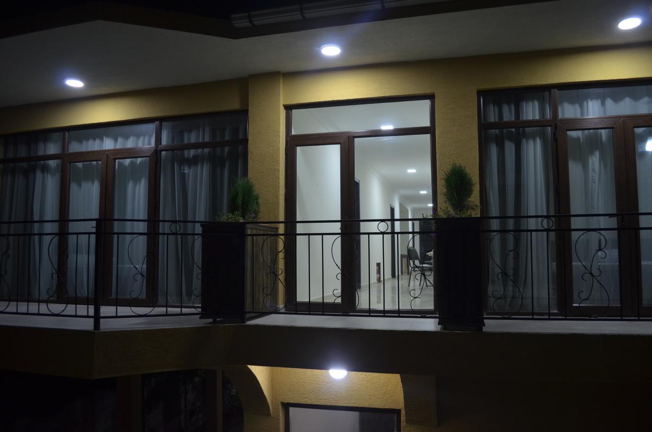 Guest House Madonna Kobuleti Exterior photo